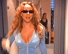 Mariah Carey Throwing Legencarey GIF - Mariah Carey Throwing Legencarey GIFs