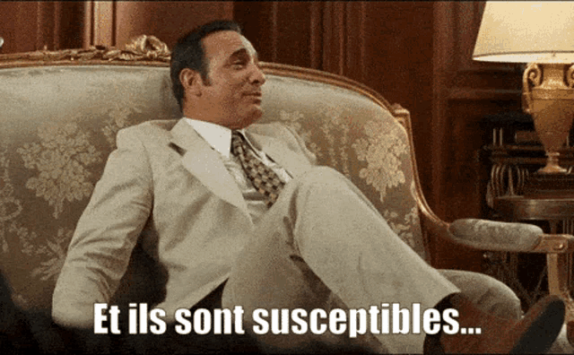 oss117-alerte-rouge-en-afrique-noire.gif