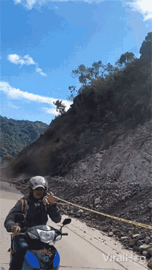 Landslide Viralhog GIF - Landslide Viralhog Collapsing Mountain GIFs