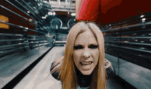 Avril Lavigne Bois Lie GIF - Avril Lavigne Bois Lie Avril Mgk GIFs
