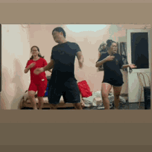 Cau Vang Dance GIF - Cau Vang Dance Groovy GIFs