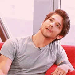 But on the bright side, there's no one around to tell me I'm an idiot - liens de Logan - Page 5 Tyler-posey-scott-mccall