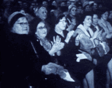 Applause Round GIF - Applause Round Of GIFs