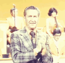 lawrence welk 1975 round of applause applauding clapping hands