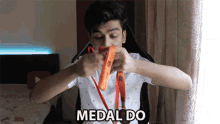give medal