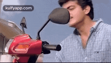 Gesture.Gif GIF - Gesture Kissing Scooter GIFs