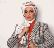 Siti Nurhaliza Photoshoot GIF - Siti Nurhaliza Photoshoot Vogue GIFs