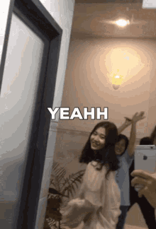 Phammy Duyen Bidien Mirror Selfie GIF - Phammy Duyen Bidien Mirror Selfie Dancing GIFs