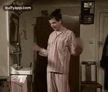 Carry On.Gif GIF - Carry On Continue Keep It Up GIFs
