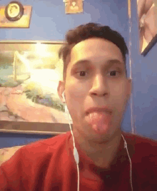 Selfie Silly GIF - Selfie Silly Tongue Out GIFs