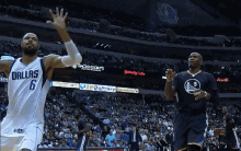 Marreese Speights Steph Curry GIF - Marreese Speights Steph Curry Shoe GIFs