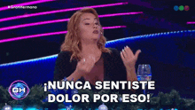 a woman says nunca sentiste dolor por eso on a television show
