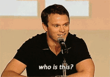 Jonathan Toews Who Is This GIF - Jonathan Toews Who Is This Whos This GIFs