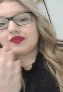 Lips Red GIF - Lips Red Kiss GIFs