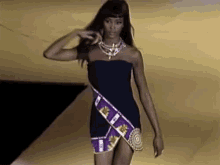 Naomi Campbell Hairflip GIF - Naomi Campbell Hairflip Runway Model GIFs