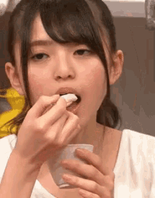 消える　食べる　齋藤飛鳥 乃木坂46 GIF - Asuka Saito Eat Nogizaka GIFs