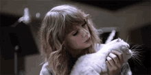 Taylor Swift Hug GIF - Taylor Swift Hug Cat GIFs