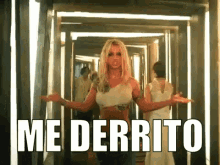 Britney Spears Sudando En El Club GIF - Acaladora Que Calor Caliente GIFs
