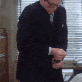 Opening The Bottle Clark Kent GIF - Opening The Bottle Clark Kent Superman The Movie GIFs