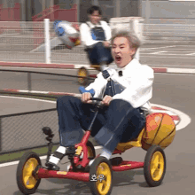 Driving Competitive GIF - Driving Competitive Kpop GIFs