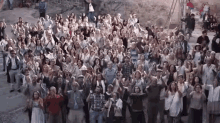 Pueblo GIF - Crowd Clapping GIFs