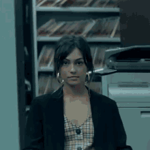 Serious Look Cant Swim GIF - Serious Look Cant Swim My Queen Song GIFs
