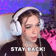 Stay Back Hannah GIF - Stay Back Hannah Stay In The Back GIFs