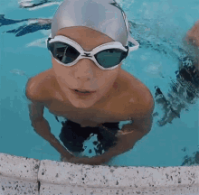 This Is How We Bingham Cold GIF - This Is How We Bingham Cold Swimming GIFs