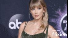 Taylor Swift Has Camel Toes GIF - Taylor Swift Has Camel Toes GIFs