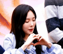 tae yeon korean heart love sign