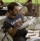 Musediet Charlie Kelly GIF - Musediet Charlie Kelly Reading GIFs