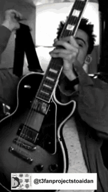 Aidan Gallagher Guitar Guitar Aidan GIF - Aidan Gallagher Guitar Guitar Aidan Aidan Gallagher GIFs