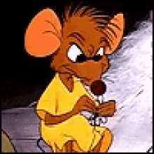Mouse Sewing GIF - Mouse Sewing GIFs
