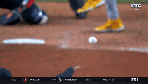 Willy Willy Adames GIF - Willy Willy Adames Brewers - Discover