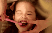 Brush Teeth Claire Crosby GIF - Brush Teeth Claire Crosby Claire And The Crosbys GIFs