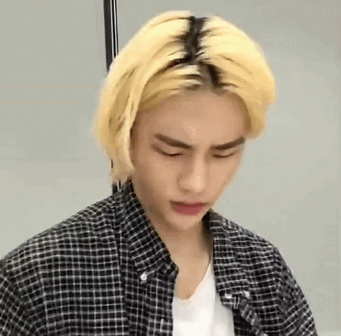 skz-reaction-skz-hyunjin.gif