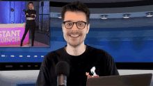 Laughing Benedict Townsend GIF - Laughing Benedict Townsend Youtuber News GIFs