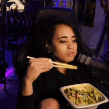 Eating Katcontii GIF - Eating Katcontii This Is Delicious GIFs