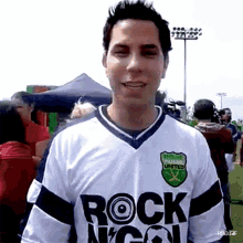 Christian Chavez Peace Out GIF - Christian Chavez Peace Out GIFs