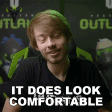 It Does Look Comfortable Danteh GIF - It Does Look Comfortable Danteh Outlaws GIFs