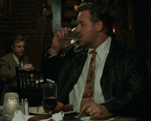 Spit Take Russell Crowe GIF - Spit Take Russell Crowe Nice Guys GIFs