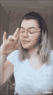 Ema Deaf Selfie GIF - Ema Deaf Selfie Sign Language GIFs