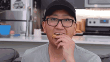 Eating Look GIF - Eating Look Look At This GIFs