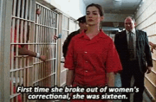 Anne Hathaway Prison GIF - Anne Hathaway Prison Womens Correctional GIFs