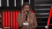 Woah Kelly Clarkson GIF - Woah Kelly Clarkson Billboard Music Awards GIFs