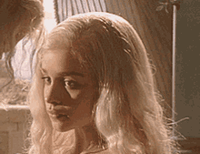 12 Fiery Emilia Clarke GIFs to Prep You for Game of Thrones