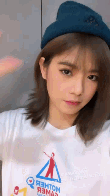 Bnk48 Wee Bnk48 GIF - Bnk48 Wee Bnk48 Peace Out GIFs