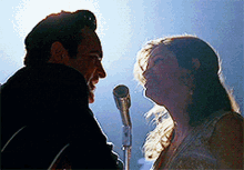 Joaquin Phoenix Reese Witherspoon GIF