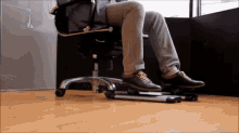 Sit And Walk Officiser GIF - Sit And Walk Officiser Exercise GIFs