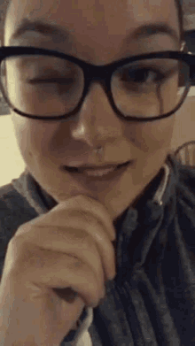 Selfie Blink GIF - Selfie Blink Eyeglasses GIFs